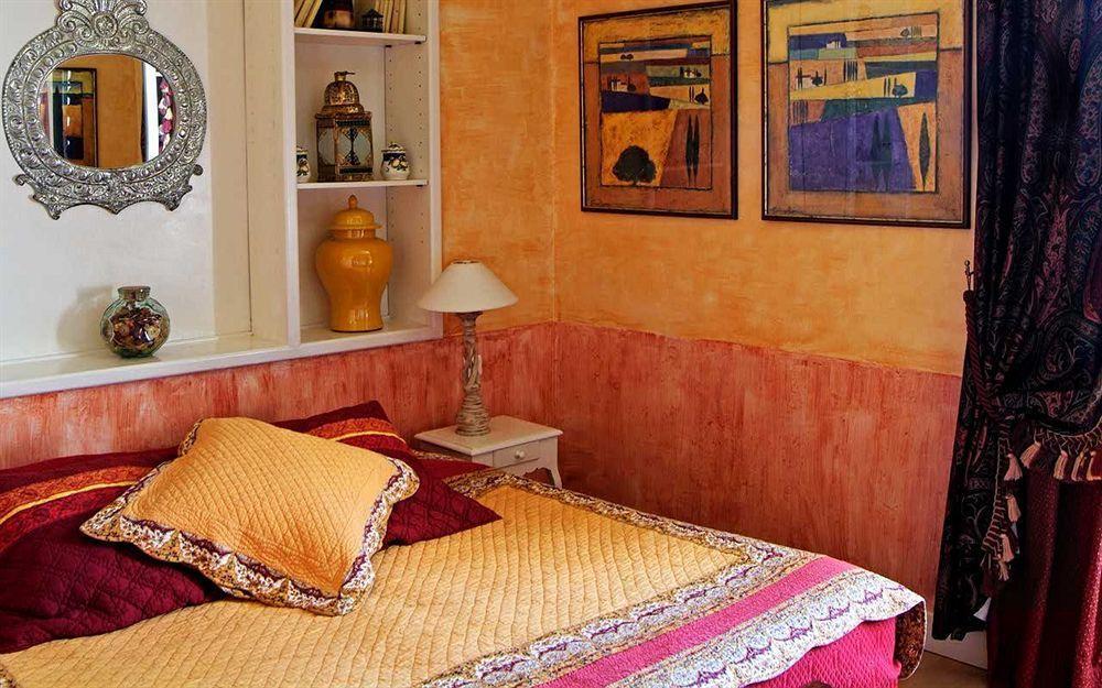 Hotel Mas De La Chapelle 4*